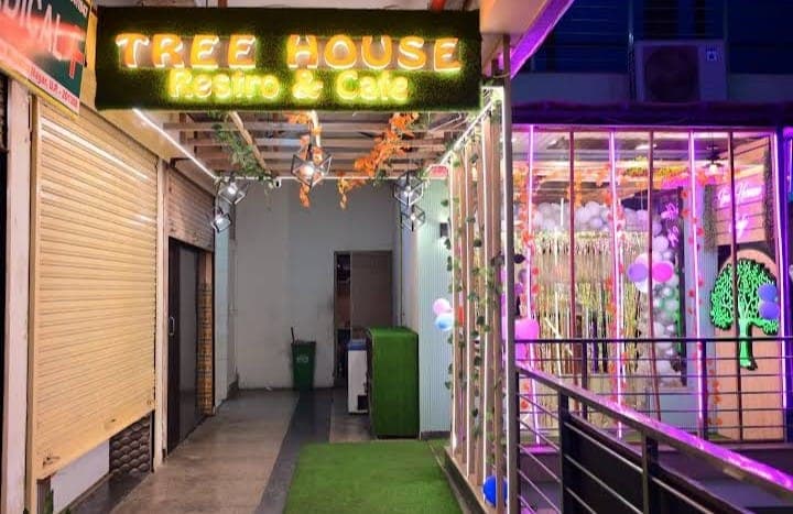 Tree House Restaurant And Cafe